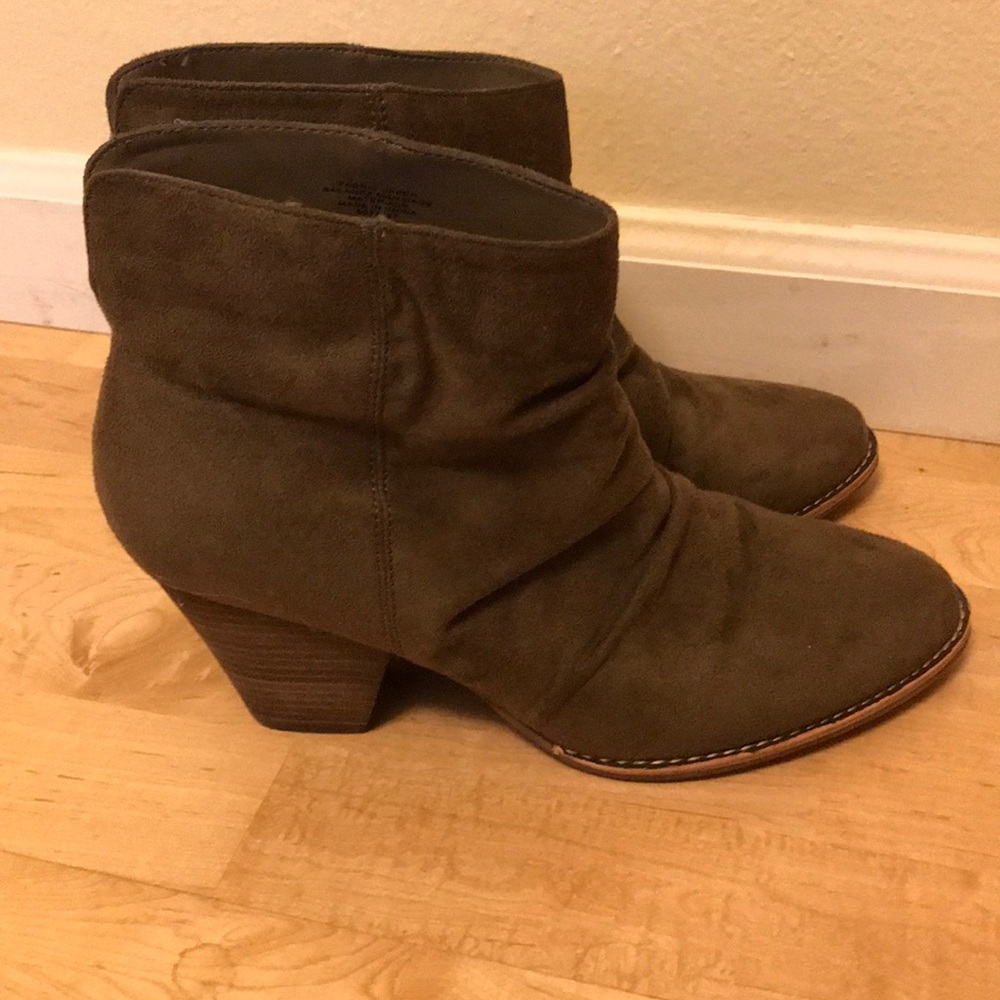Diba Olive Bootie, Size 10